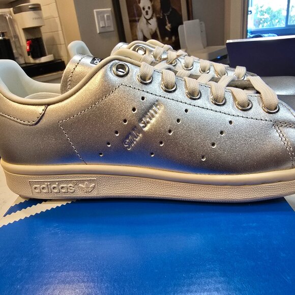 Adidas Women's Stan Smith 'Silver Metallic' Shoes JI2930 SIZE 7.5 NEW SNEAKERS - Picture 1 of 16